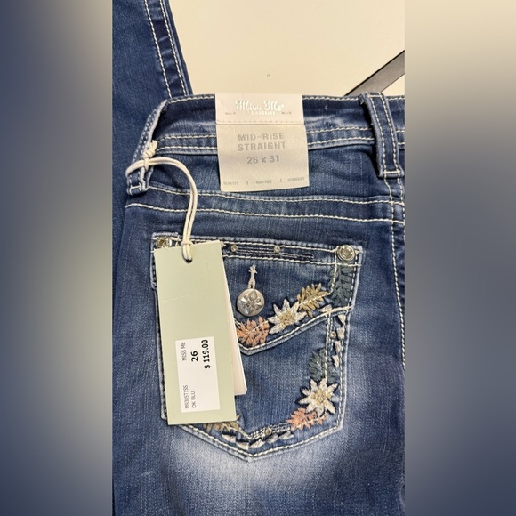 Miss Me Skinny Jeans | Embellished Floral Back Pockets | Stretch Denim
26x31 - Picture 14 of 15